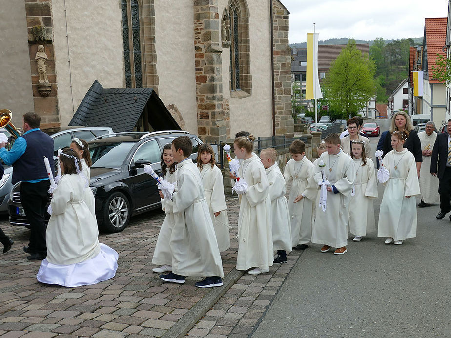 Feier der 1. Heiligen Kommunion in Sankt Crescentius (Foto: Karl-Franz Thiede)